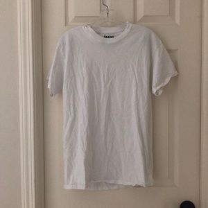 NWOT Gildan Basics Plain White Tee